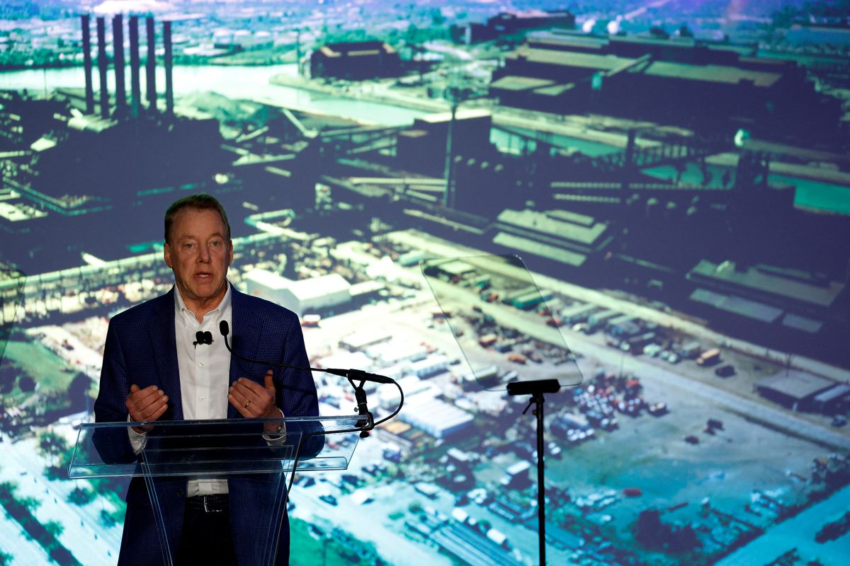 El presidente de Ford advierte de que la huelga del motor pone en riesgo al sector en EE UU | Economía