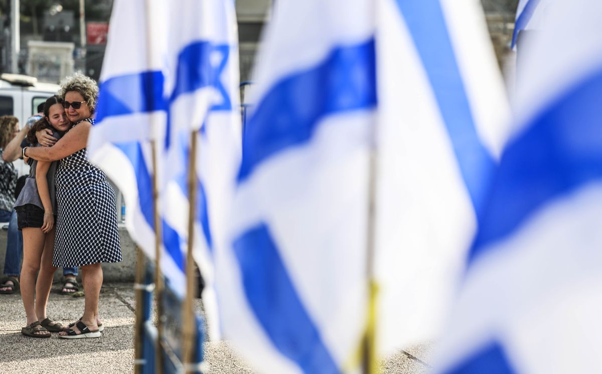Las familias de los rehenes elevan el tono contra Netanyahu: “No pasaremos otra noche de sufrimiento” | Internacional