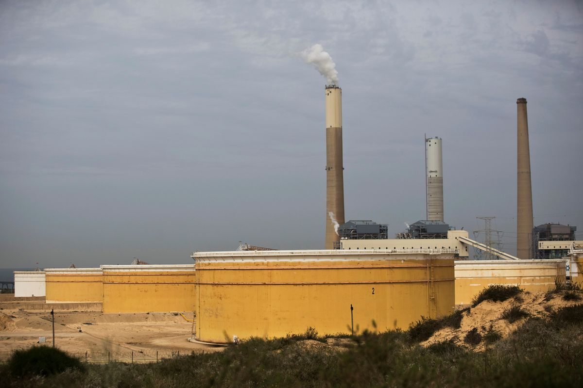 El petróleo acaricia de nuevo los 90 dólares en plena guerra abierta entre Israel y Hamás | Economía