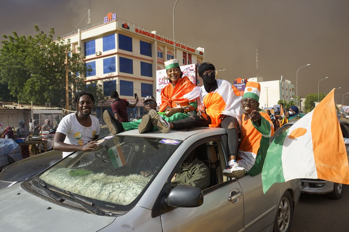 Las tropas francesas comienzan su retirada de Níger | Internacional