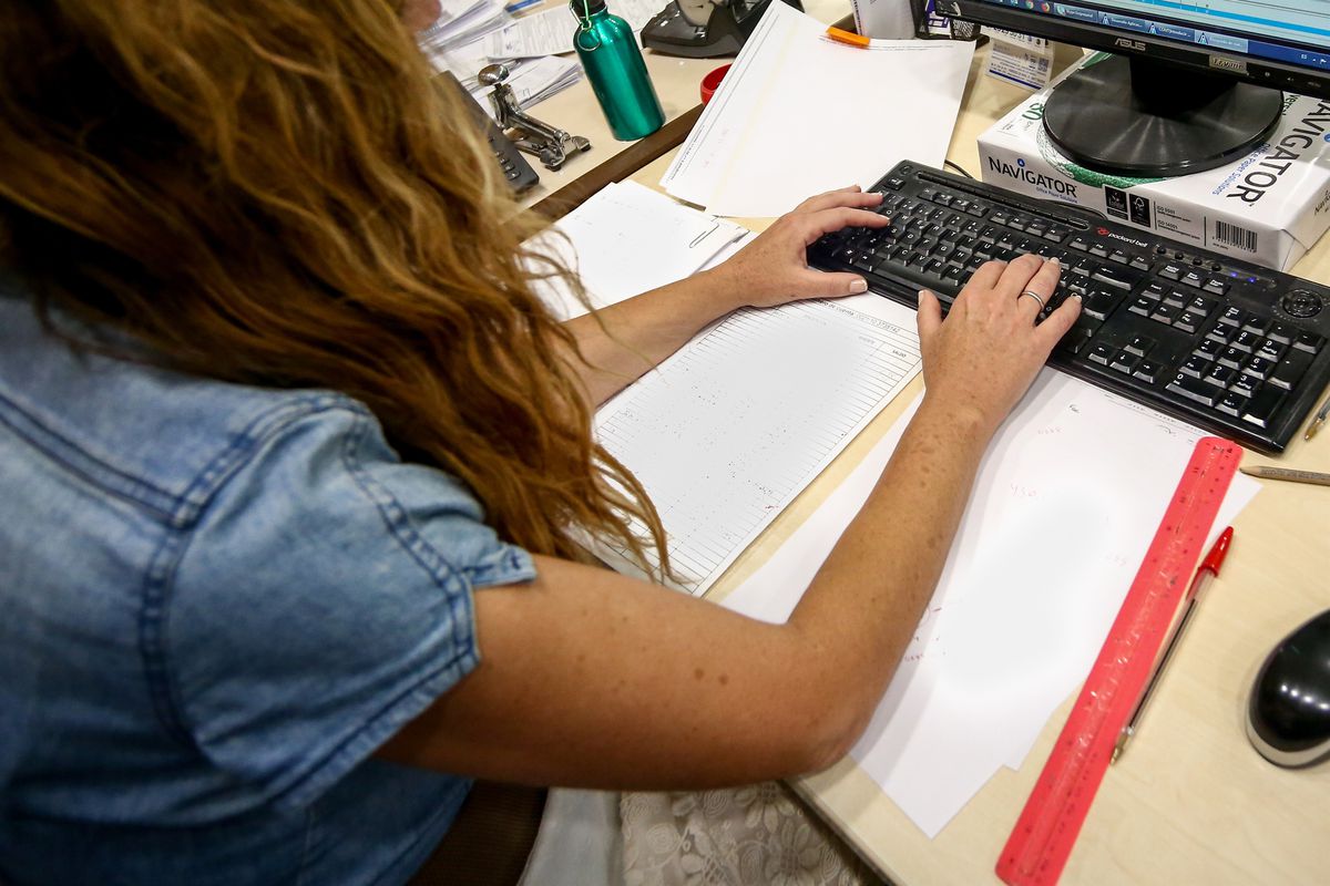 Ver porno en el trabajo no es motivo suficiente para echar a un empleado | Cataluña | España